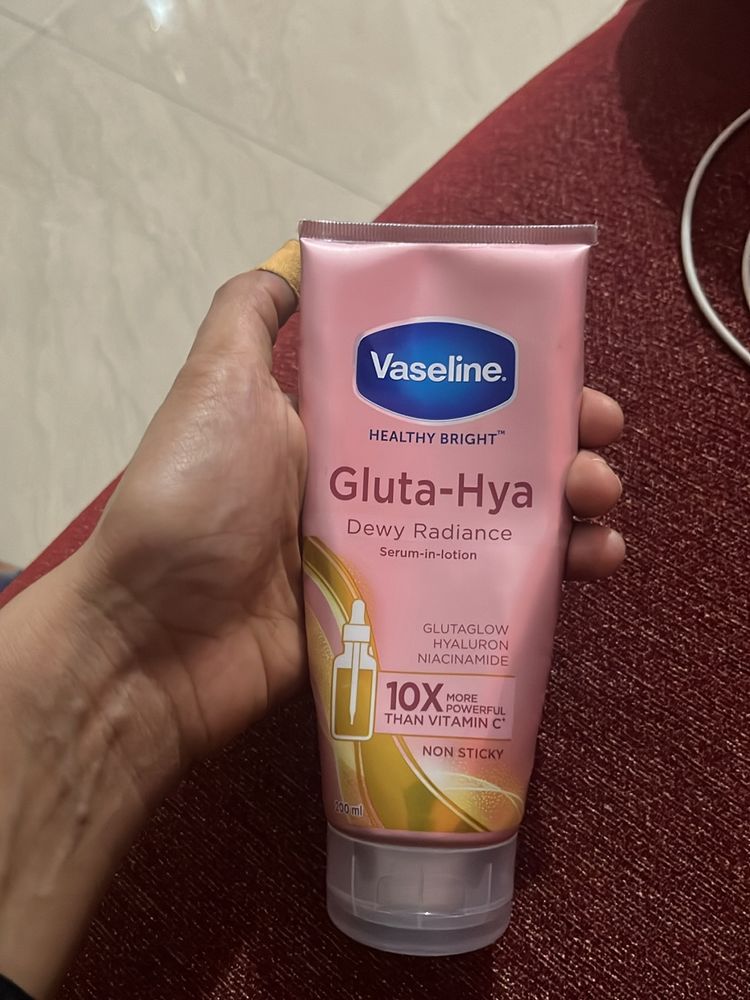 Vaseline Gluta-Hya Body Lotion