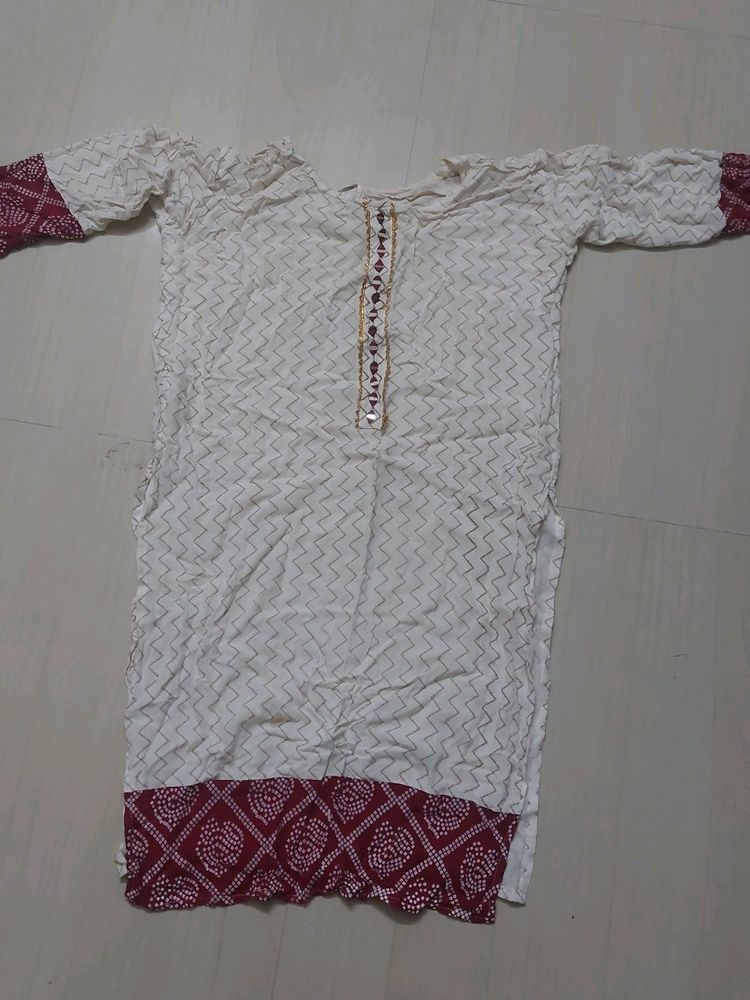 Female Kurthi.