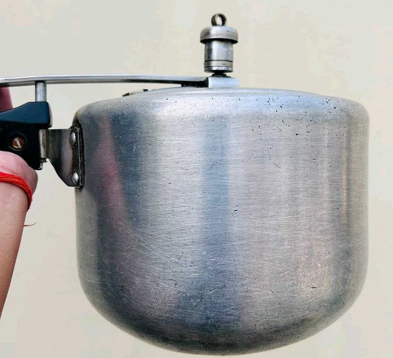 Aluminium Pressure Cooker