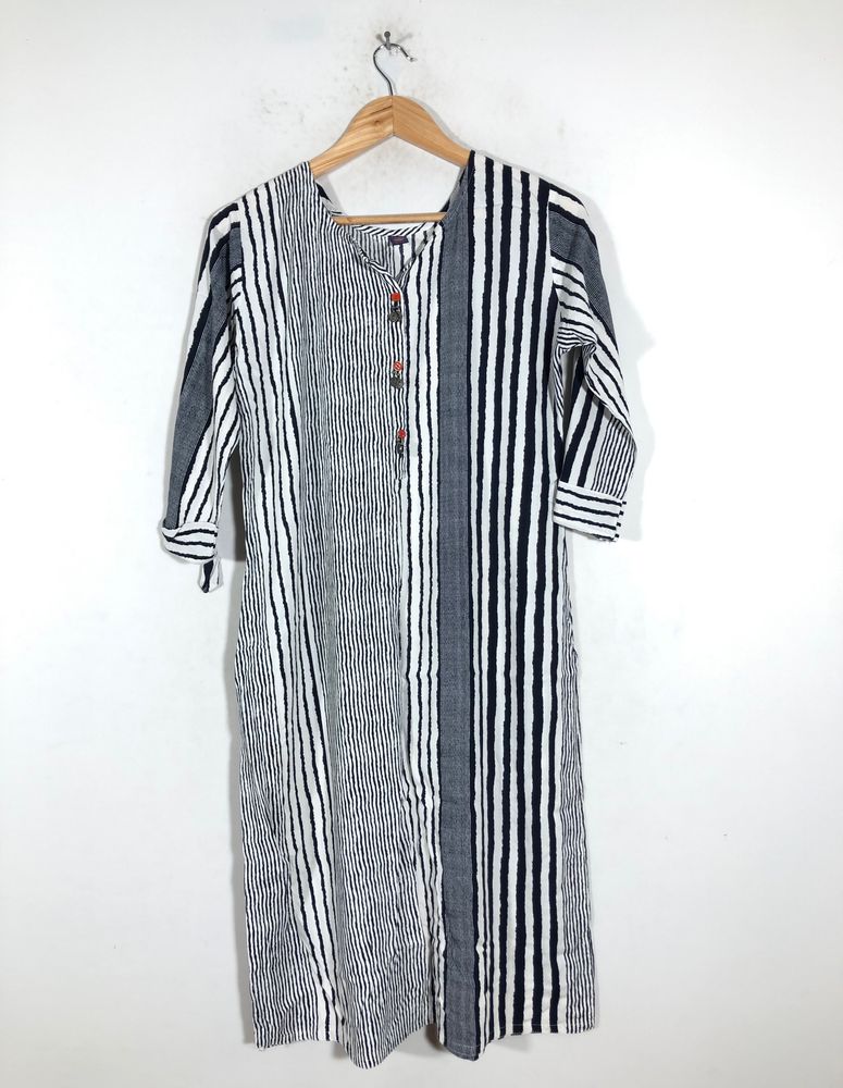 Beautiful White&Navyblue Strips Kurta(Women’s)