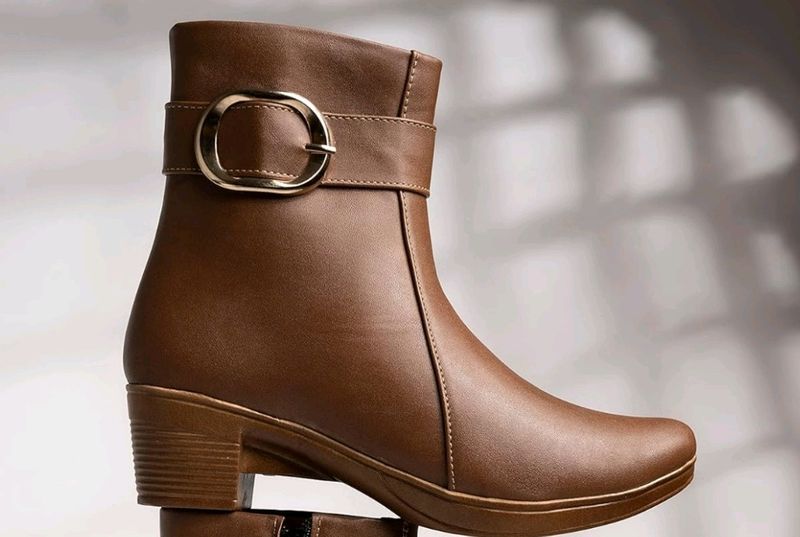 Women Mid Top Block Heel Boots with Zip