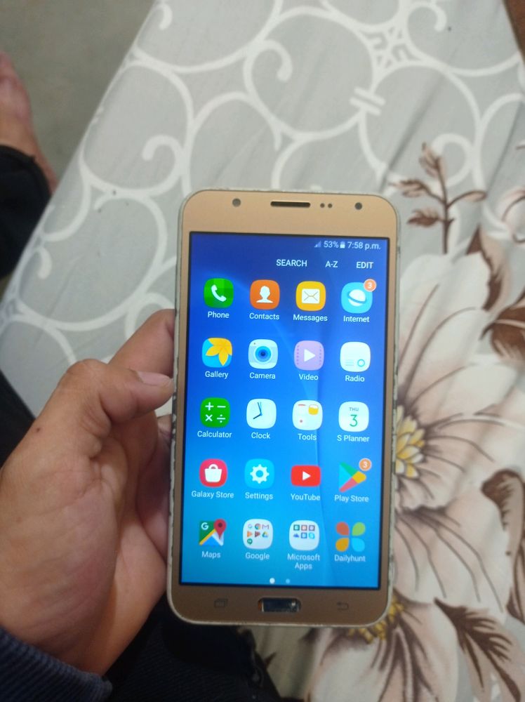 Samsung Galaxy J7