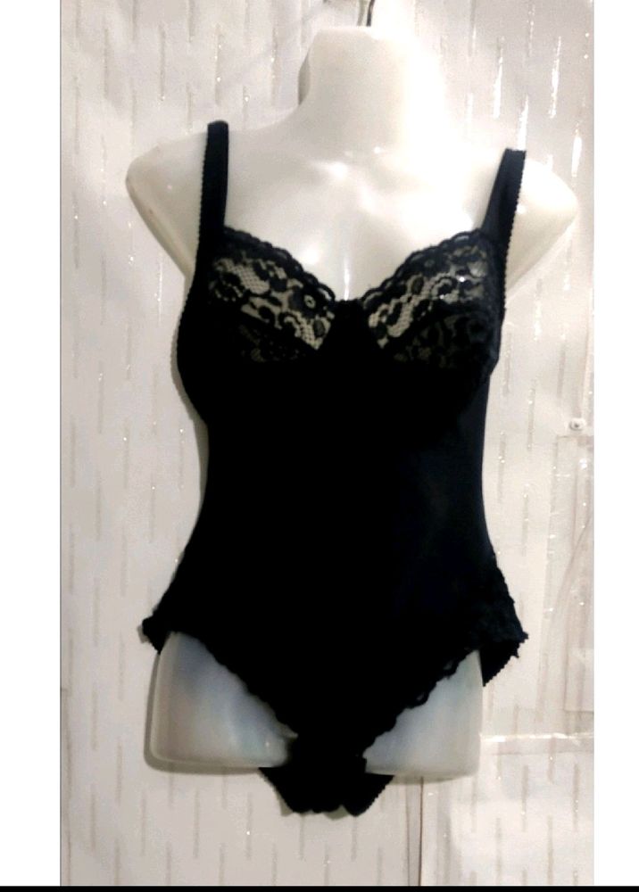 Beautiful Black Bodysuit L/30