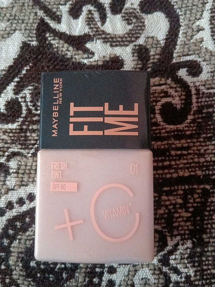 Maybelline New York Fit Me Fresh Tint Foundation