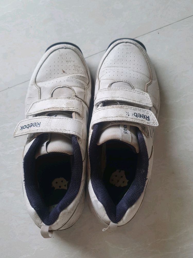 REEBOK SHOES (41 Size)