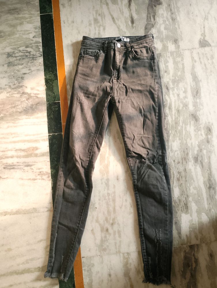 Skinny Fit Grey Denim.