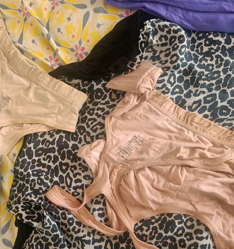 2 Gym Jockey Bras And Free Gimwear Set