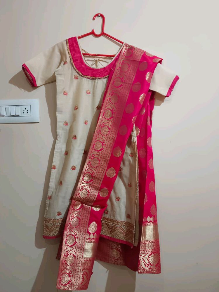 Kurta Set With Dupatta