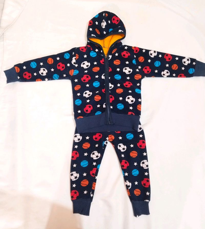 Unisex Woolen Set.Very Soft For Kids..Looks Great