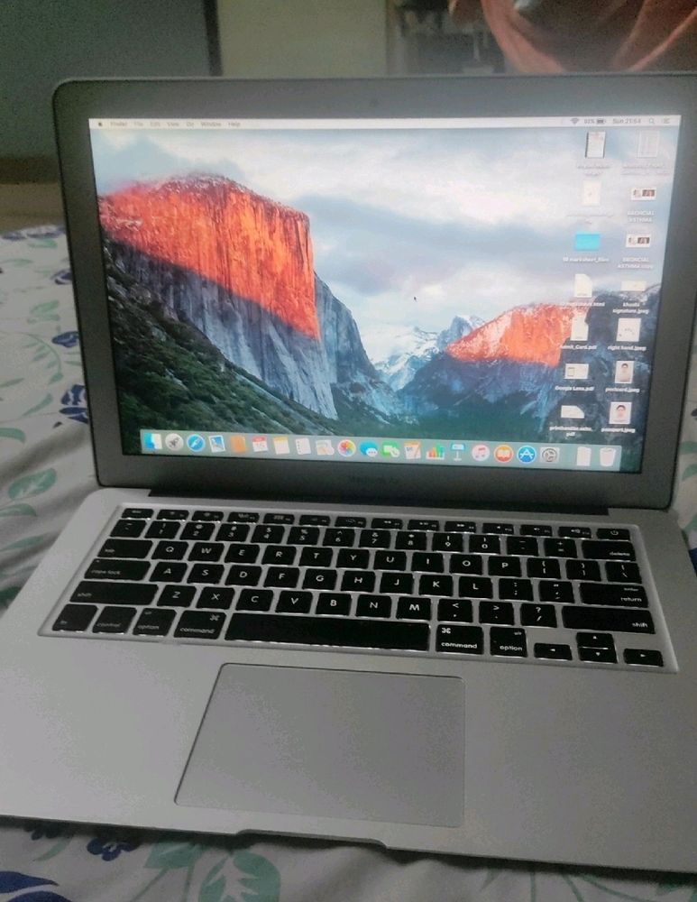 Apple Macbook 🍎 Air For Sale 💯 With Adapter