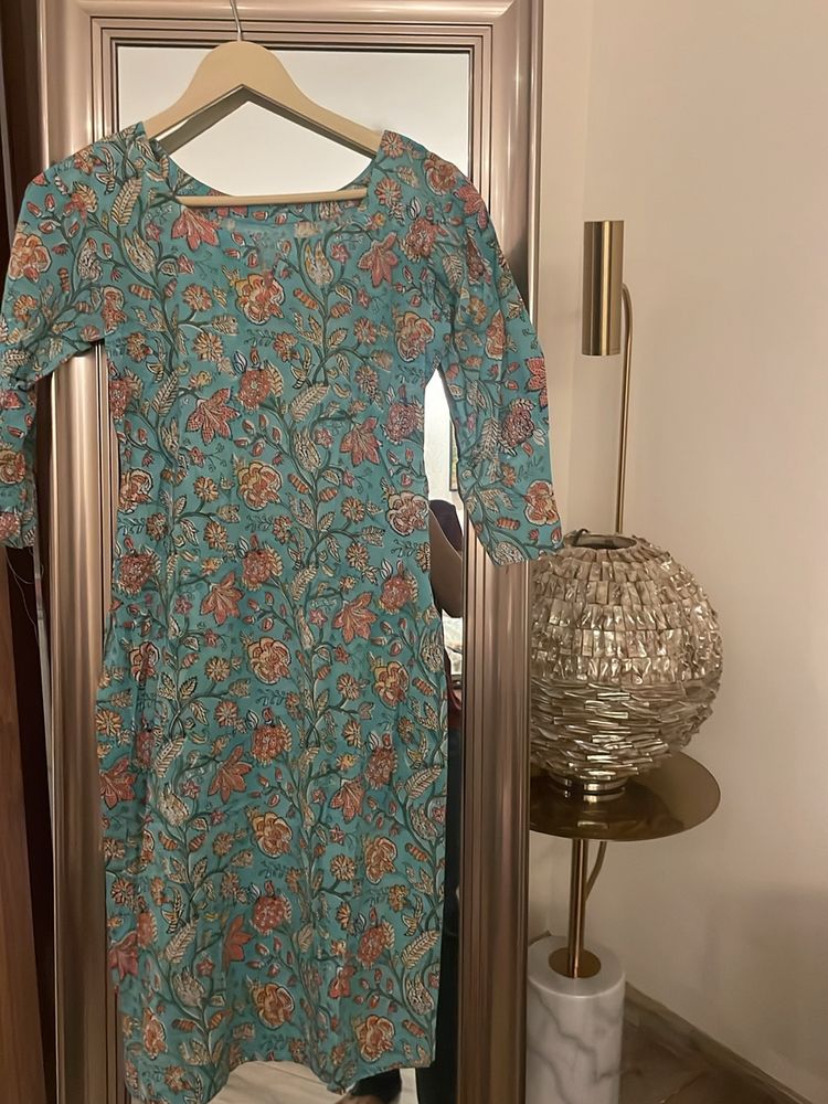 Beautiful Summer Blue Floral Short Kurta