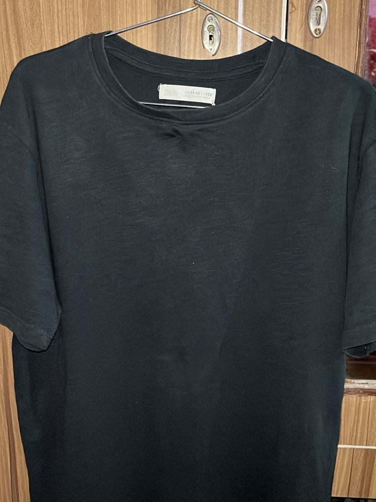 ❗️SALE❗️BLACK ZARA T-shirt (RARELY USED)