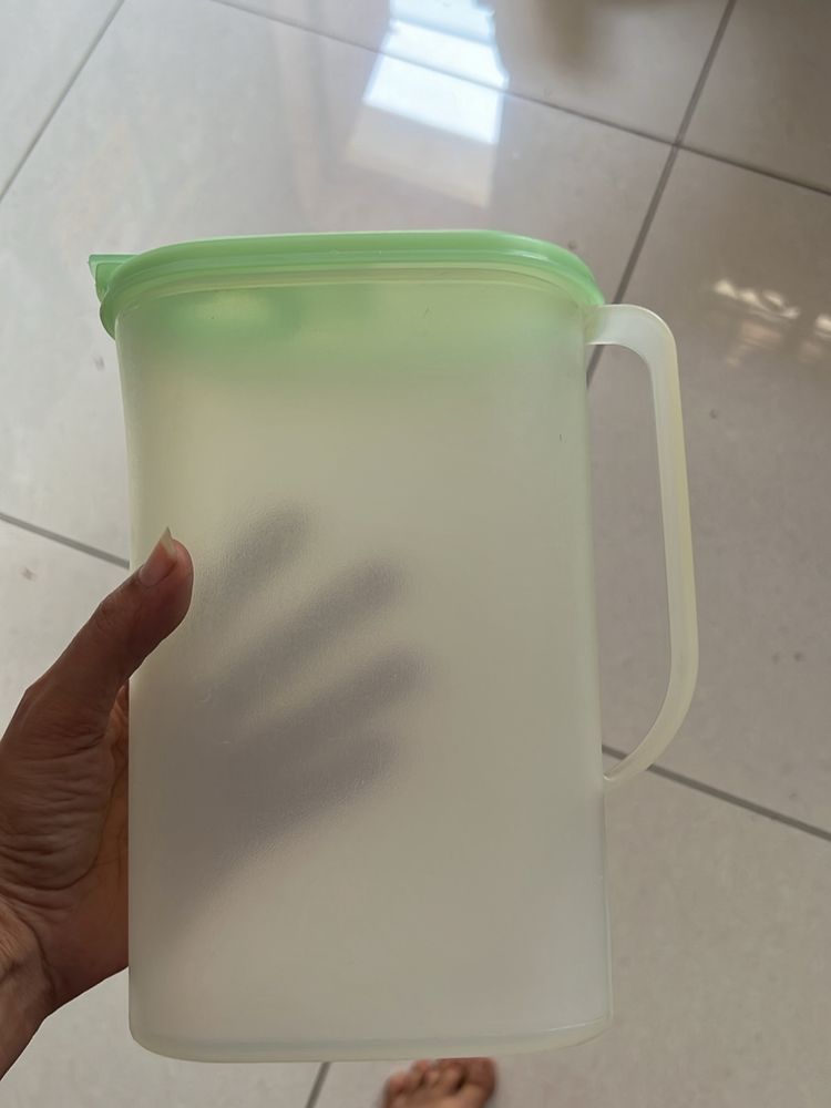 Tupperware jug