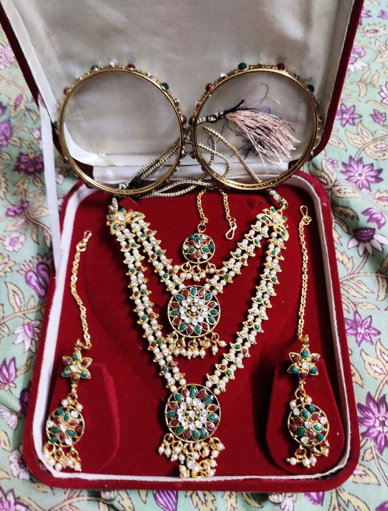 New Unused Bridal Set 23 Carat Gold Plating