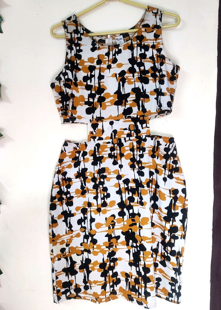 Cut-out Knee Length Dress Size S/M