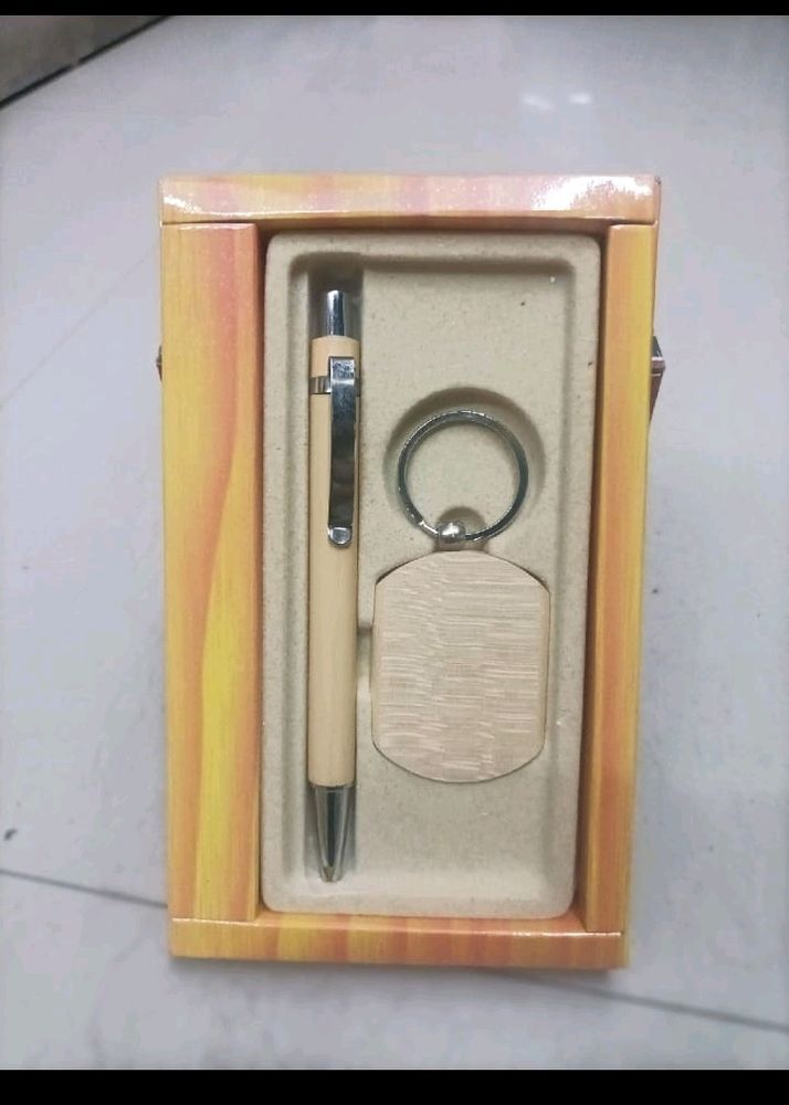 stylish gift item  box pen and keyring  Limited stock