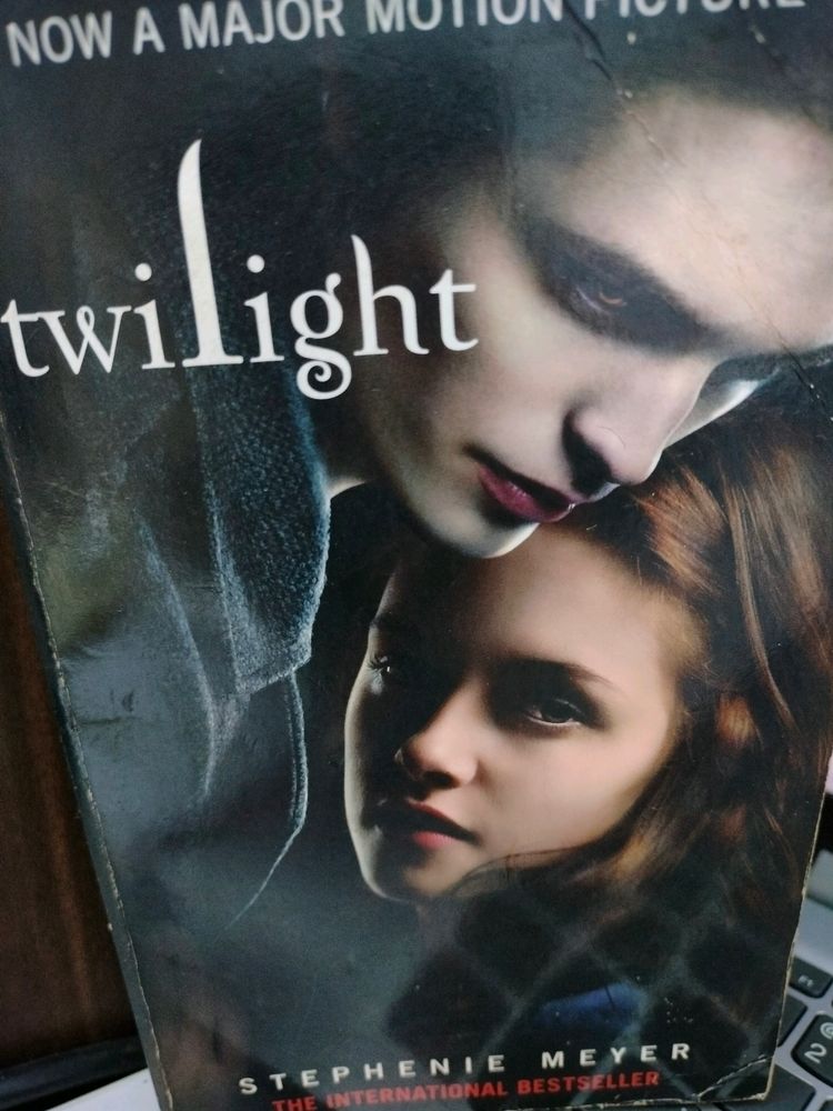 Twilight By Stephenie Meyer