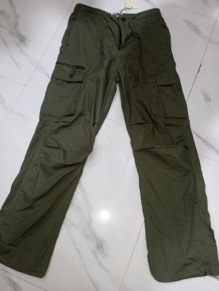 Unworn Luxury Olive Green Cargo Pants