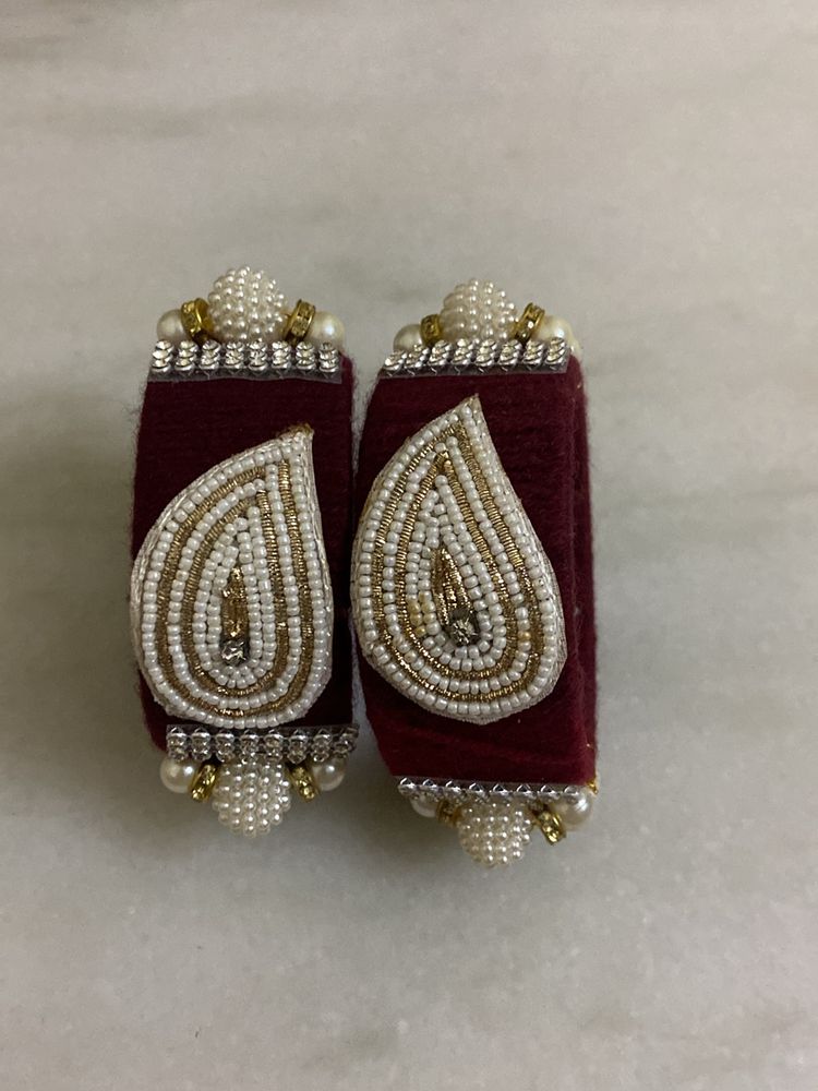 MAROON THREAD BANGLES