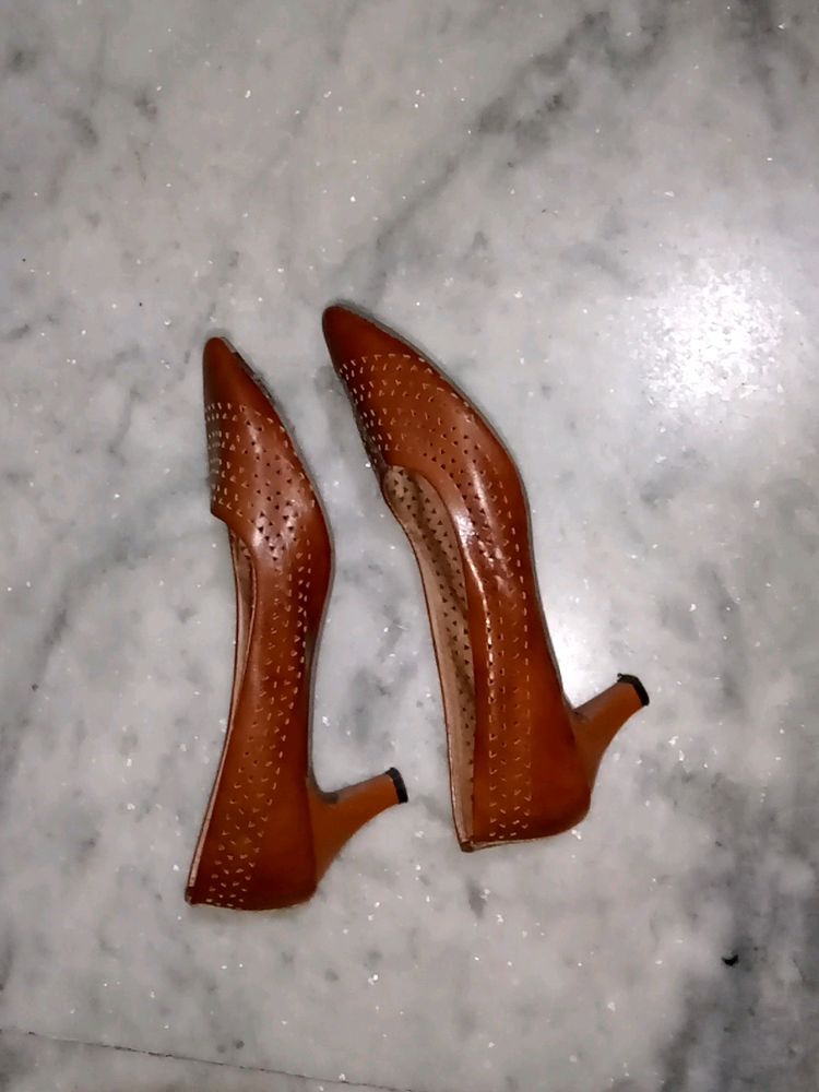 Shoe Point Heel