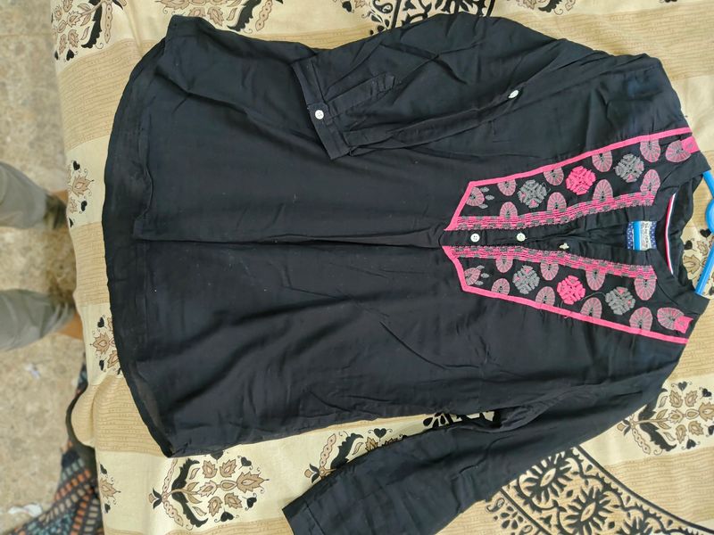 Black Kurti