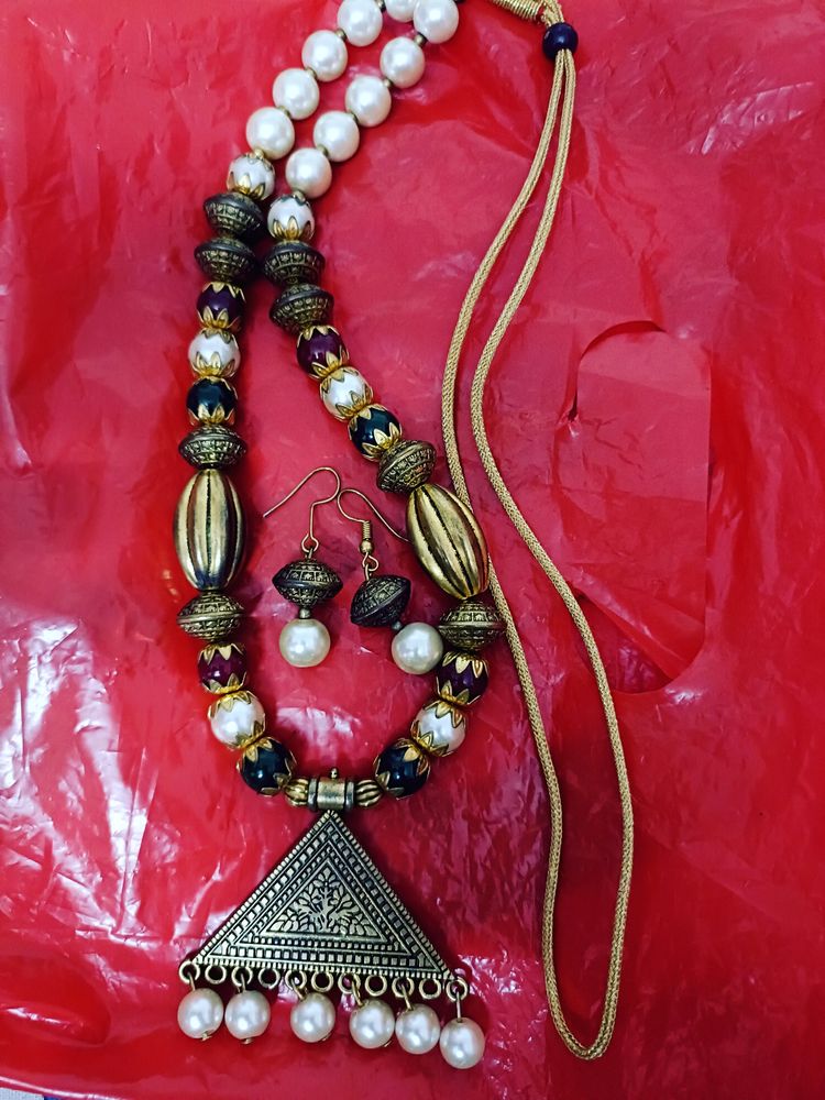 Beaded Necklace With Earrings