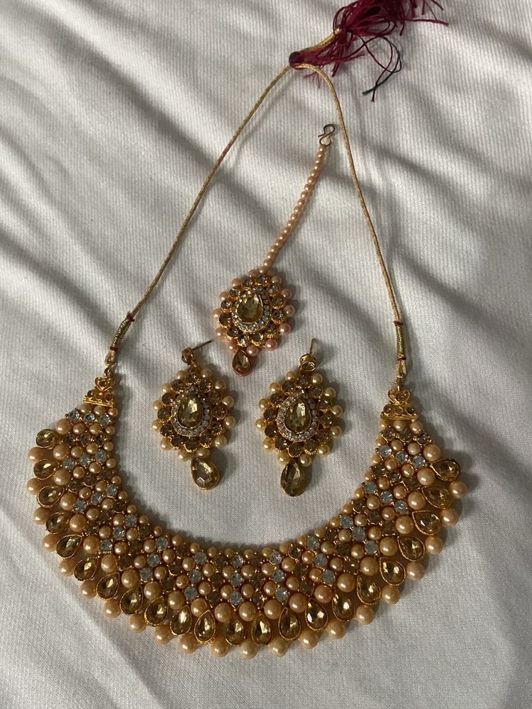 For bridal necklace