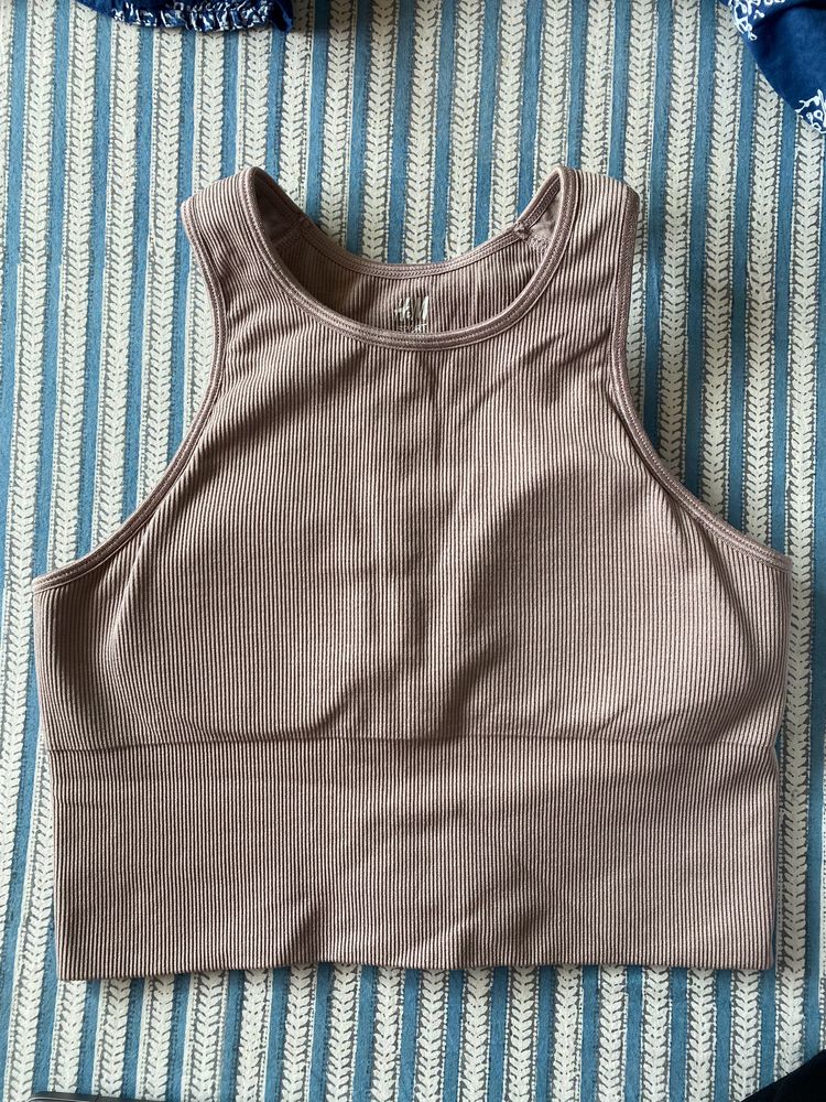 H&M PADDED SPORTS TOP