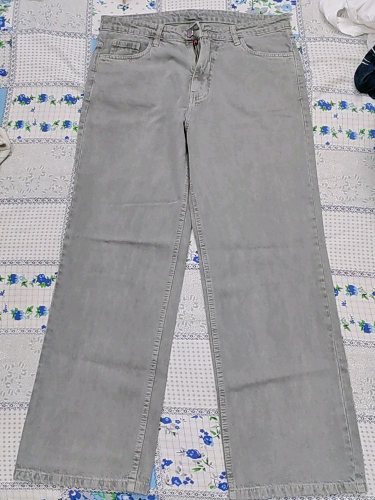 women grey wide leg jeans 34 waist, Length 95cm