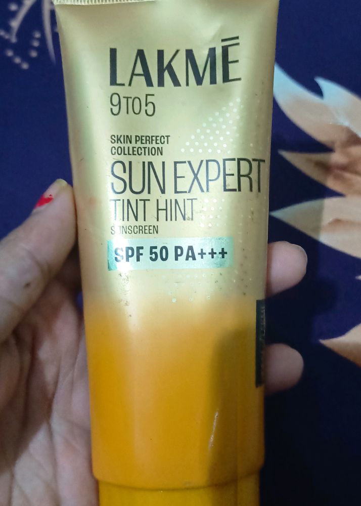 Lakme 9to5 Sunexpert Tint Hint Sunscreen SPF 50