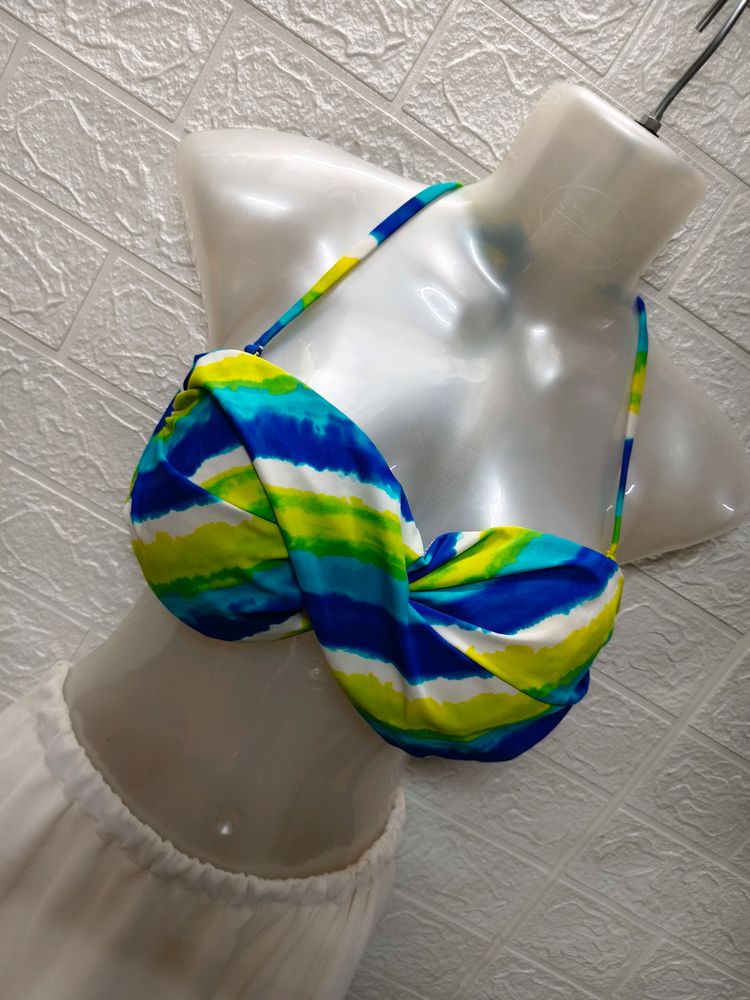 Chic Swirl Bikini Top with Halter Neck for Curvy W