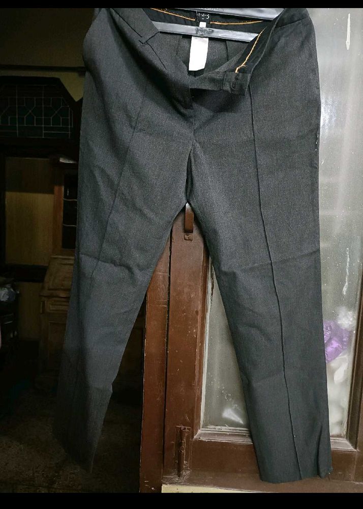 Casual Grey Trouser For Women In 32 Waist