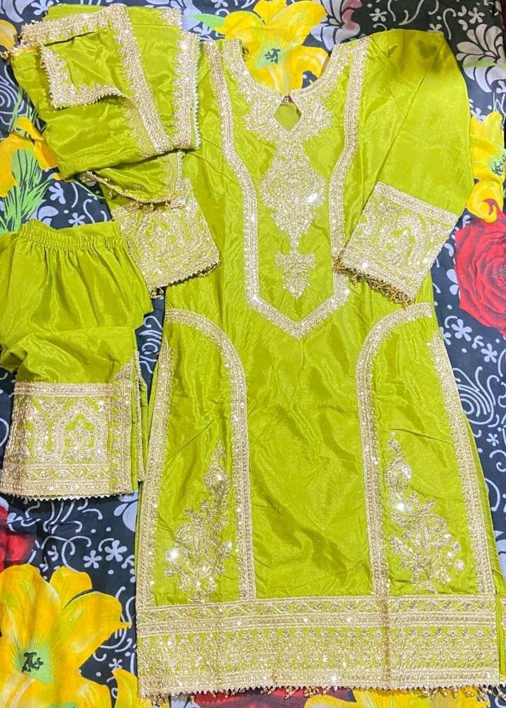 New/Unused Embroiderd Kurta Set