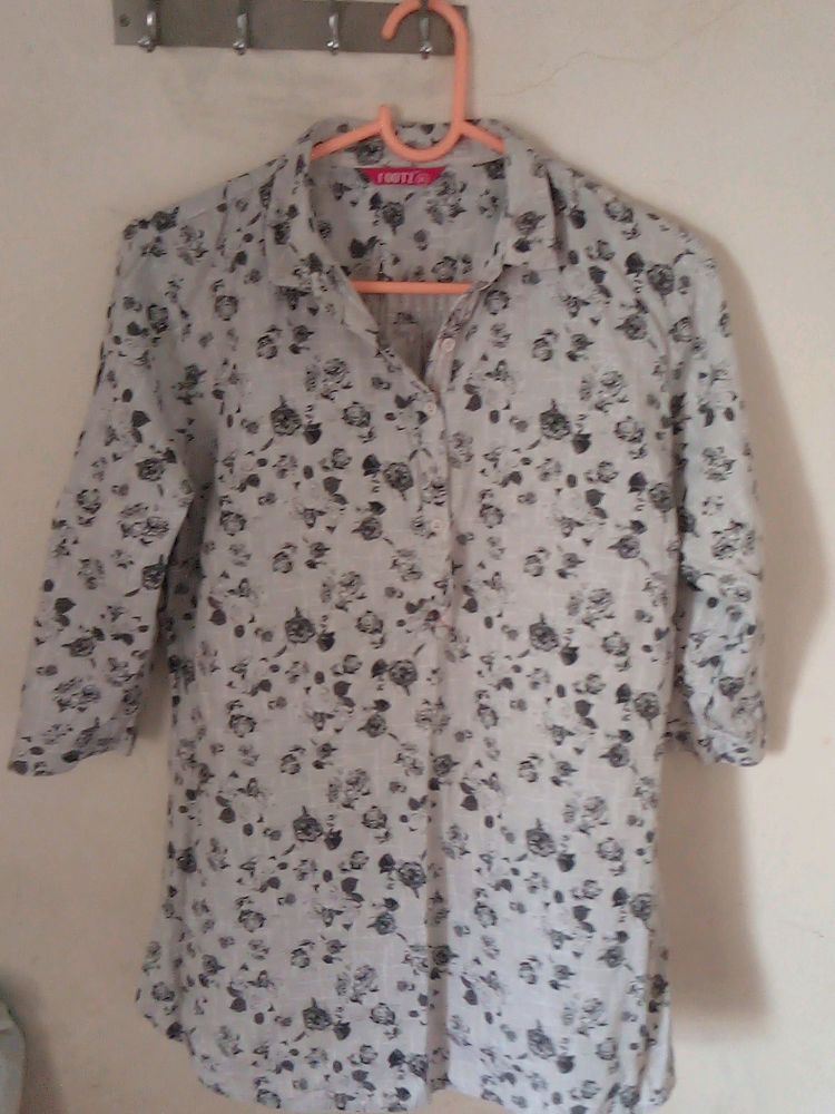 3/4th Sleeves Women's shirt rarely used in good condition.