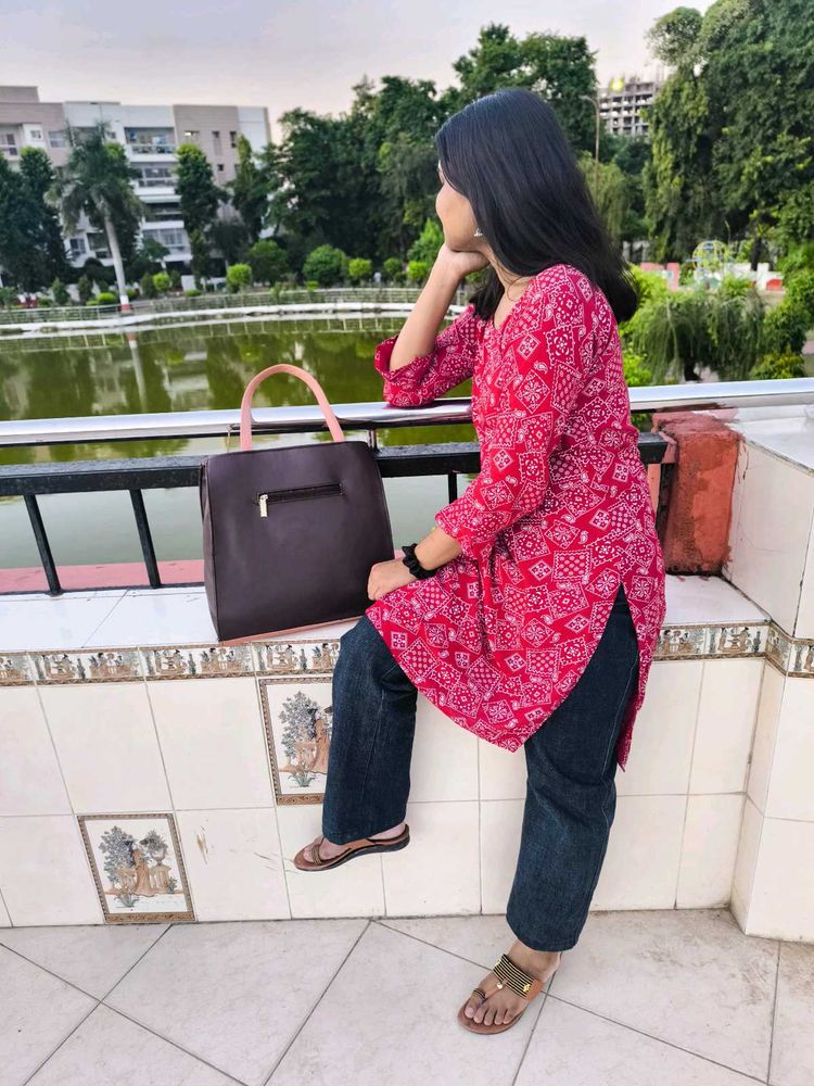 Red Kurti