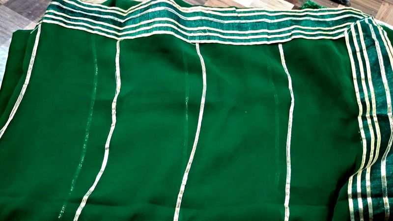 Green Gota Patti Saree No Blouse New Condition