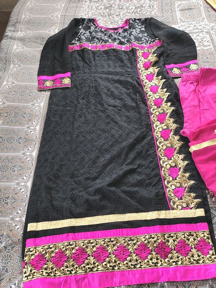 Black Chickenkari Kurta With Stylish Back.