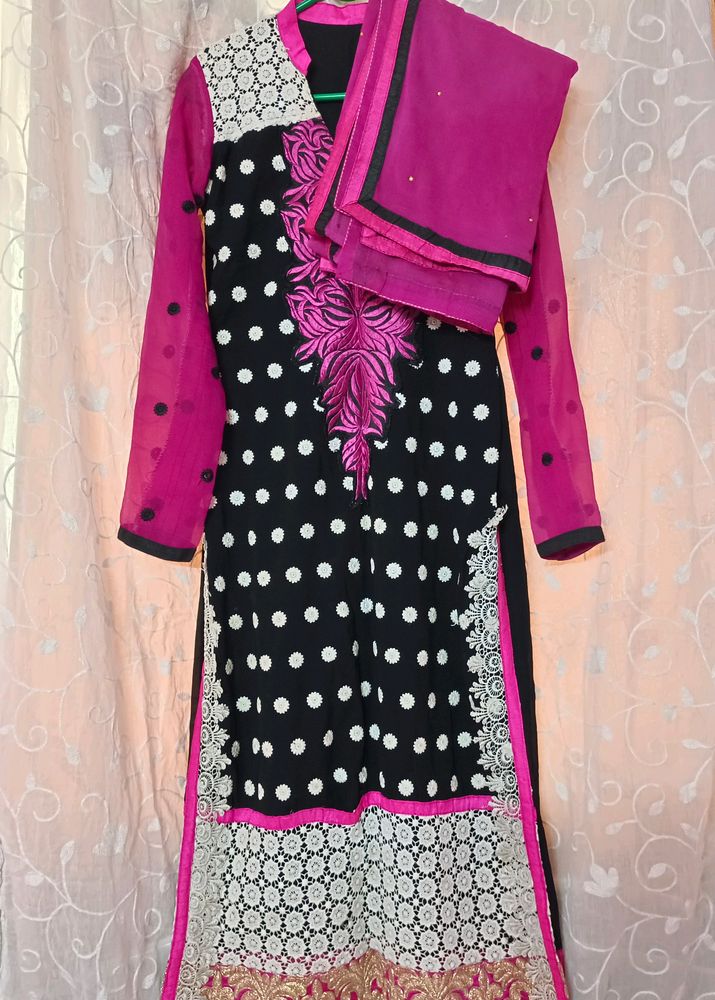 ❗Price Drop Pakistani Heavy Long Kurti With Dupatt