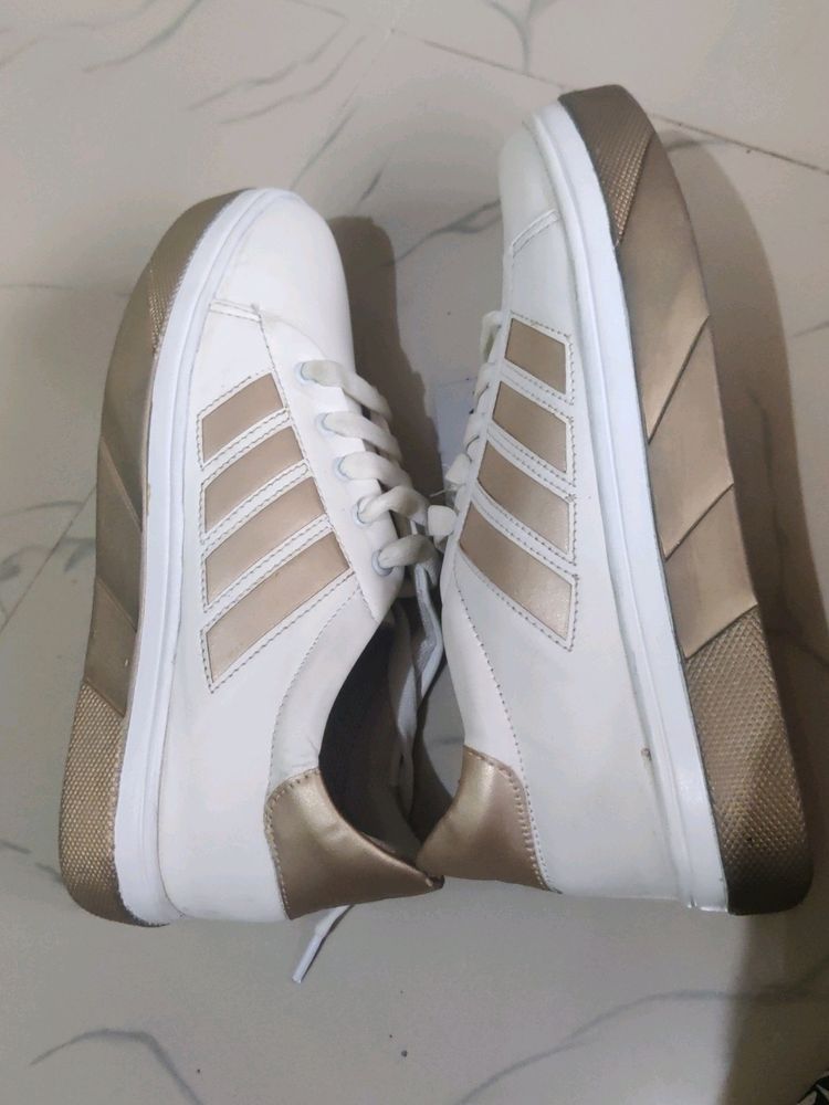 New White And Gold Women Sneakers With Tag