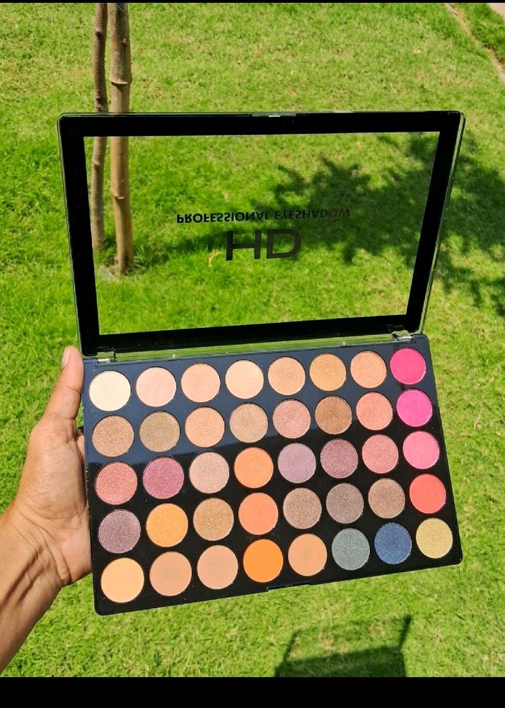 Swiss Beauty 40 Color Proffesional Eyeshadow Palet