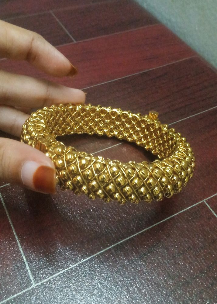 Gold Plated Traditional Studded Screwed Bangle