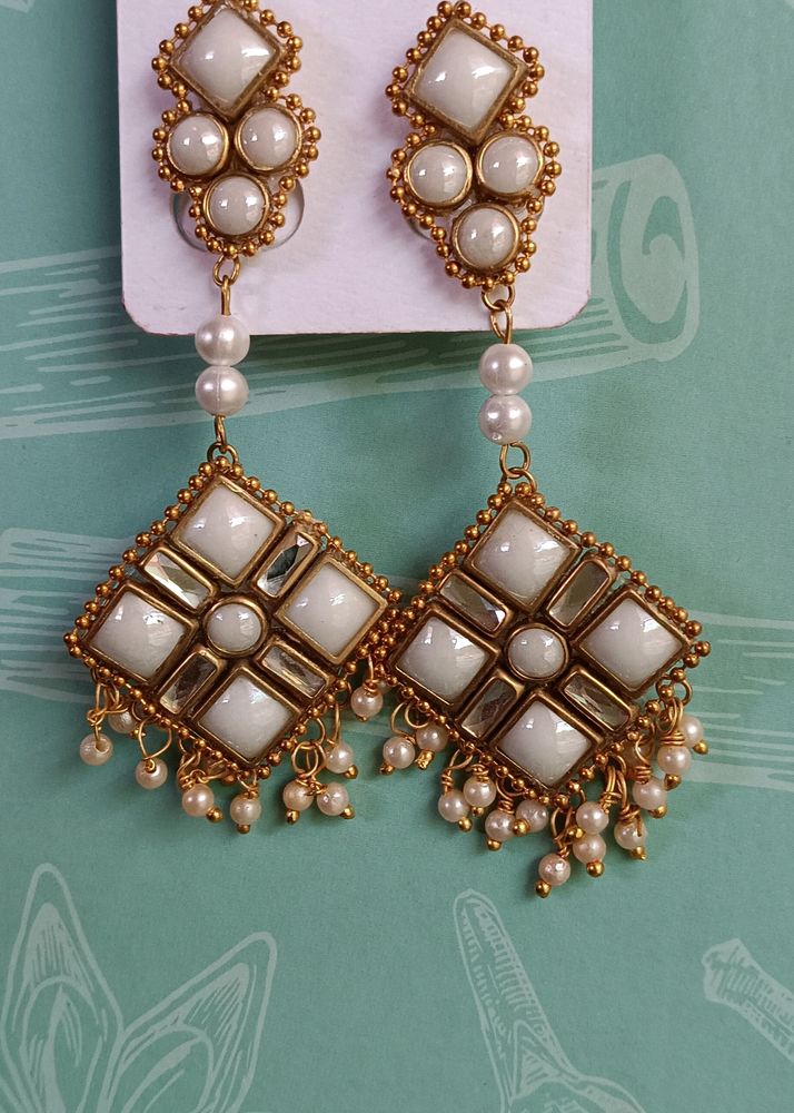 ston latkan Earrings