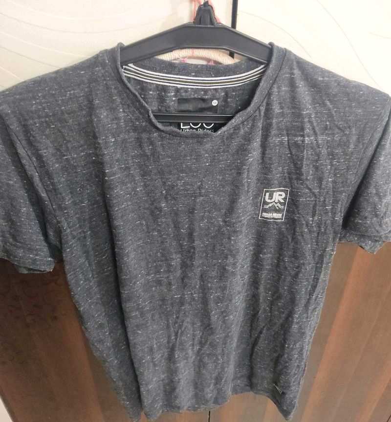 Lee Grey Tshirt For Men - M Size