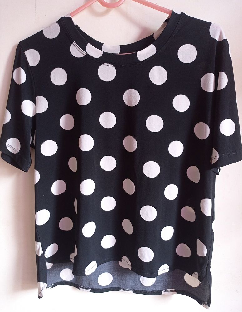 Thrift Polka dots round neck T Shirt.