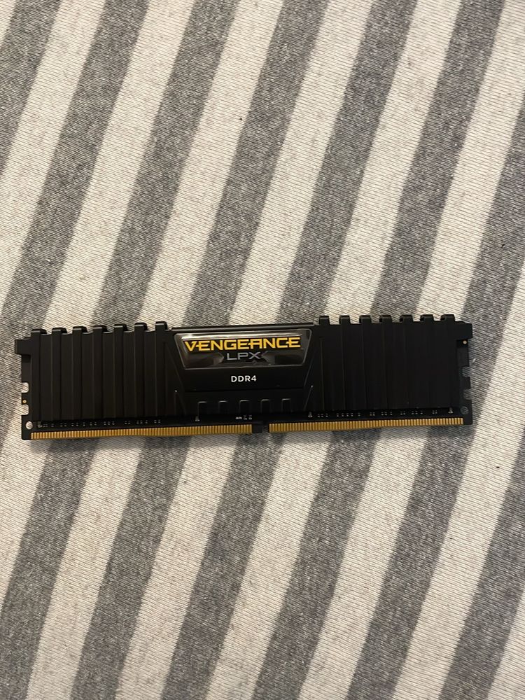 Corsair Vengeance LPX 16GB DDR4 RAM