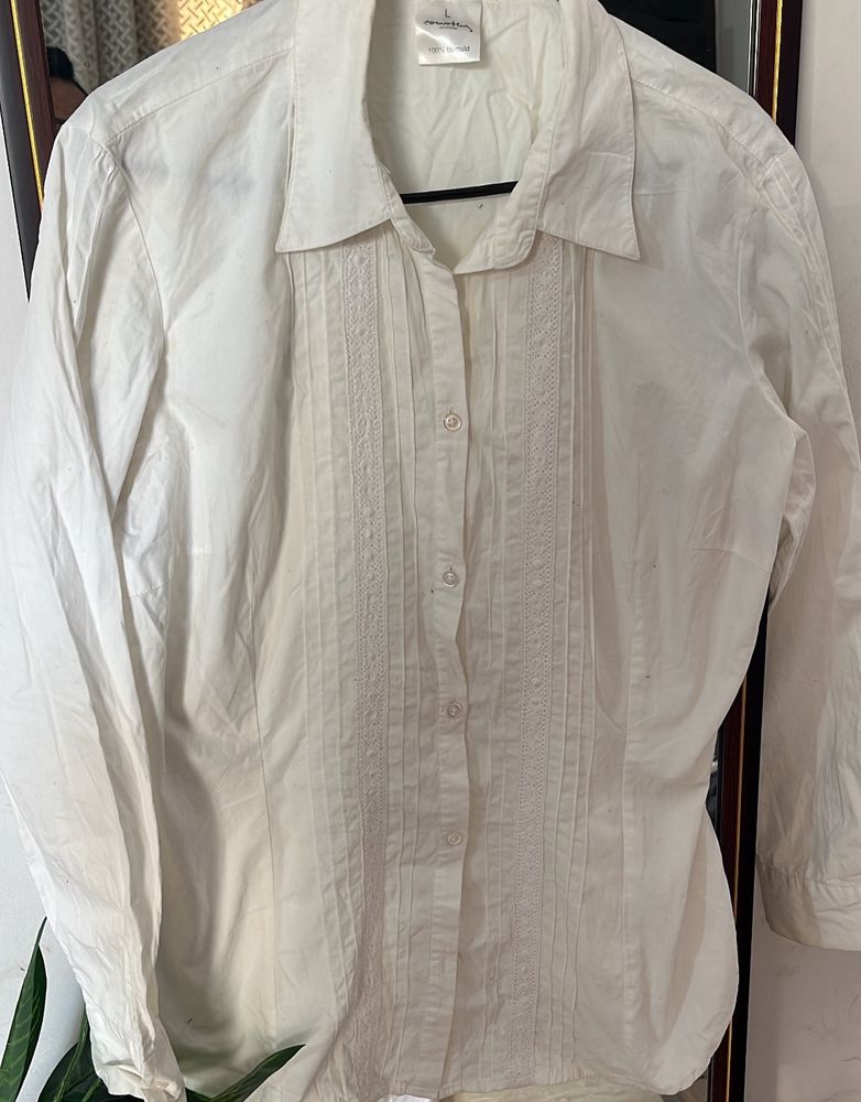 Detailed white shirt