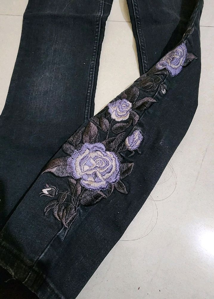 Floral Black Beauty Mango Jeans