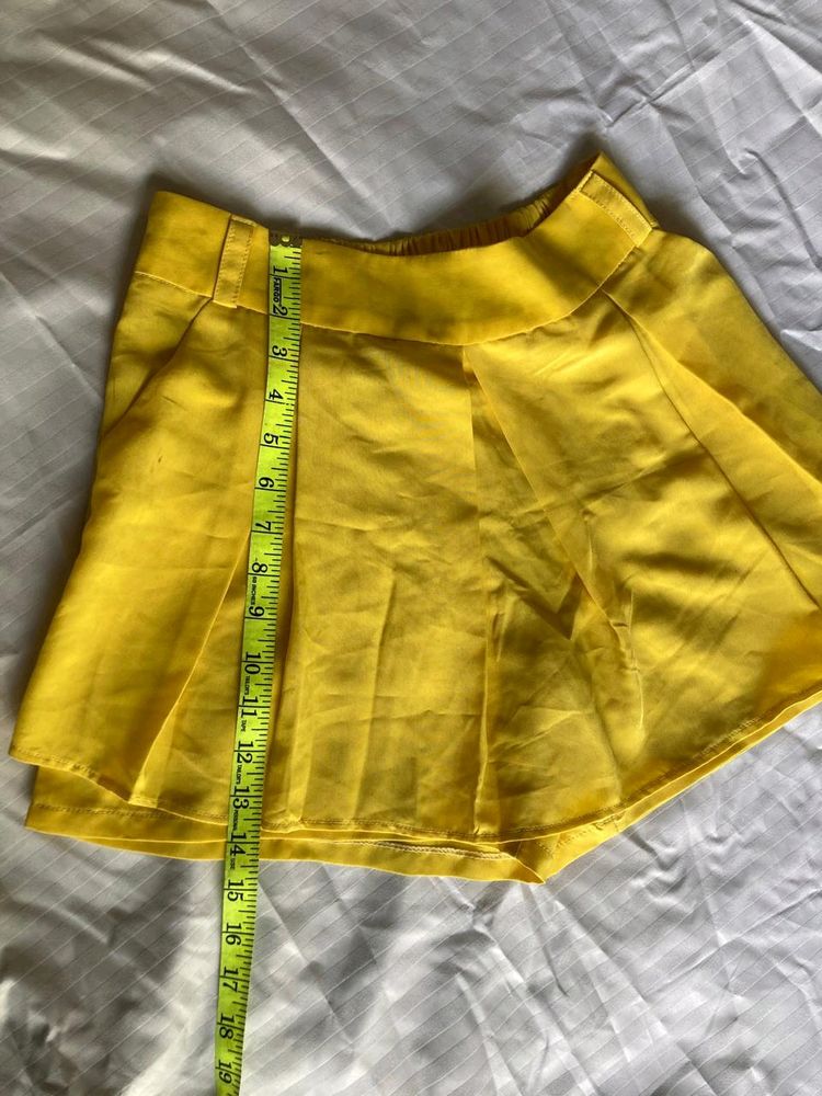 Sale🥳SHORTS CUM SKIRT Size 26 Inches Stretchable