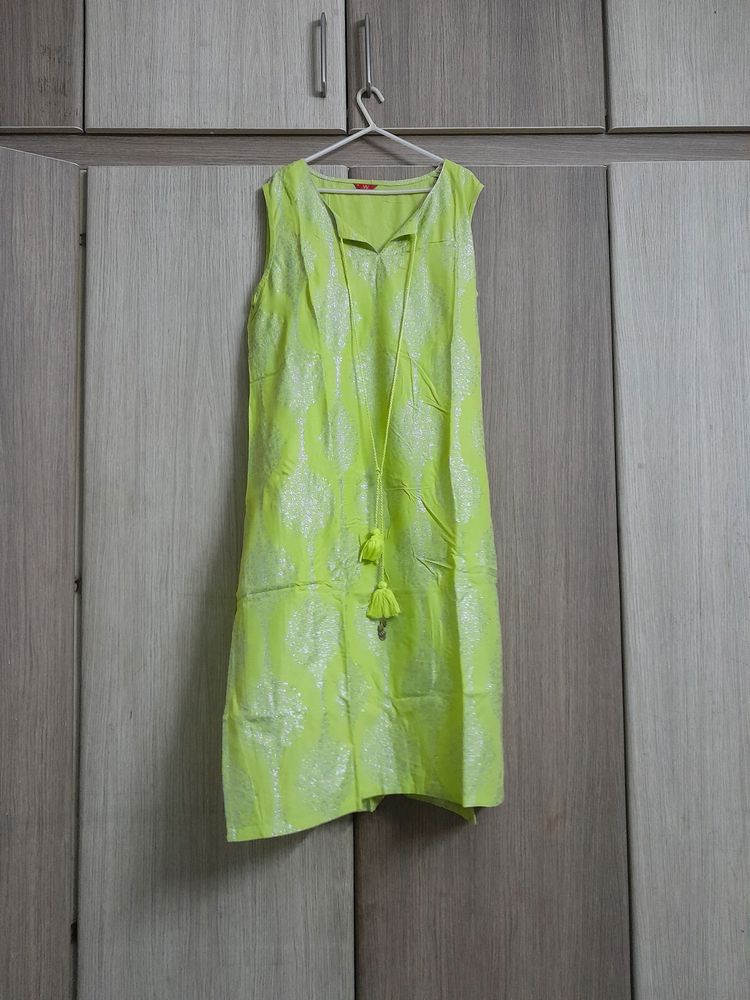 W Sleeveless Kurta 16 Size Side Cuts Available