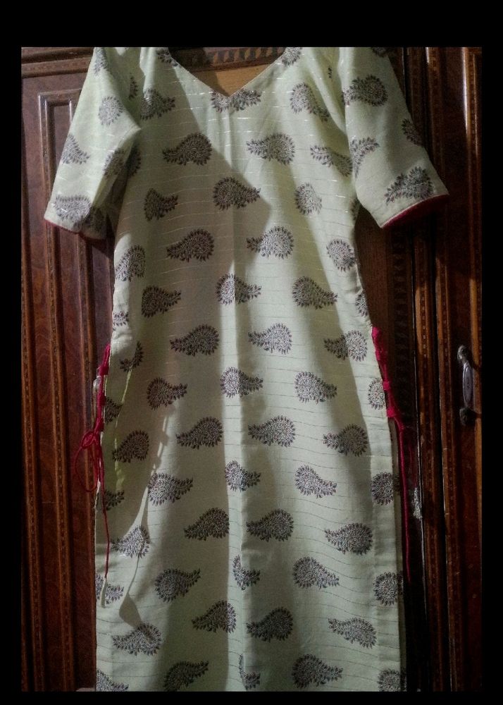 Line Green Kurti